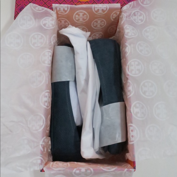 Tory Burch Logo Ballet Flat - Picture 6 of 8
